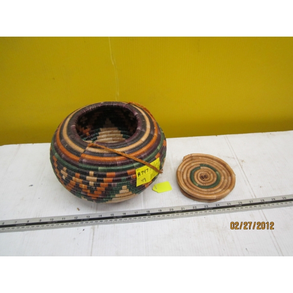 PERUVIAN WOVEN BASKET W/LID