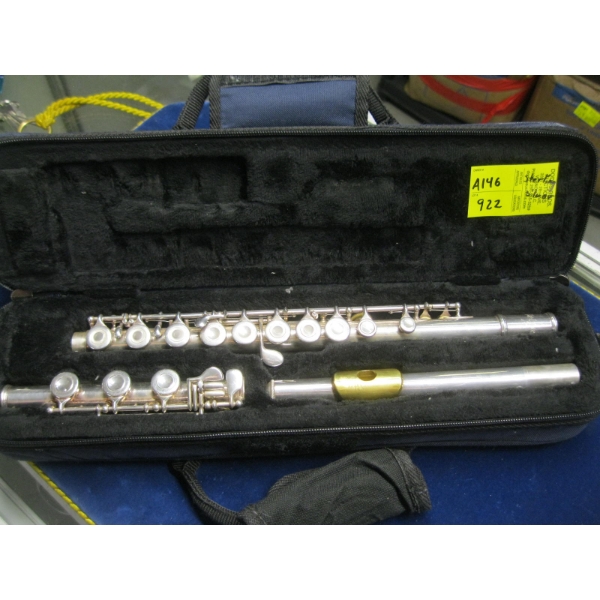 SELMER STERLING SILVER FLUTE IN CASE