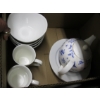Image 2 : 2 BOXES OF MISC. BOWLS, DÉCOR, ETC.