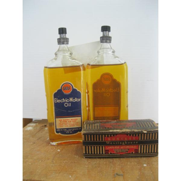 2 GOLF ELECTRIC MOTOR OIL NEW BOTTLES & A VINTAGE BURGISS LAMP BOX