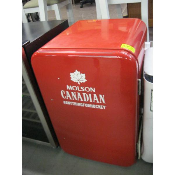 MOLSON CANADIEN SINGLE DOOR SM. FRIDGE