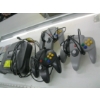 Image 3 : NINTENDO GAME W/6 GAMES & 3 CONTROLLERS