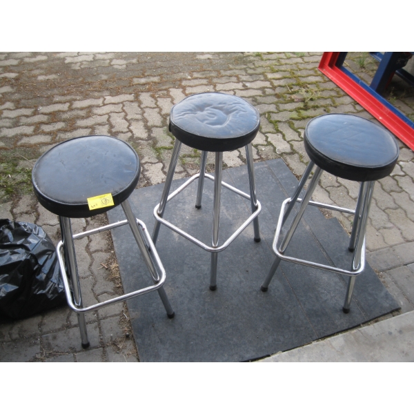 3 BLACK STOOLS