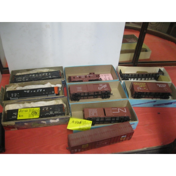 10 TRAIN CARS