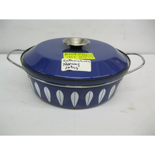 BLUE & WHITE KATHERINE HOLME NORWAY LOTUS ENAMEL POT