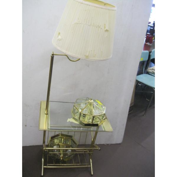 GLASS & BRASS NEWSPAPER LAMP STAND & 2 GLASS & BRASS LIGHT FIXTURES