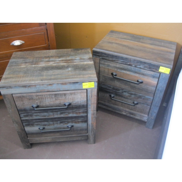 2 MATCHING 2 DRAWER NIGHTSTANDS