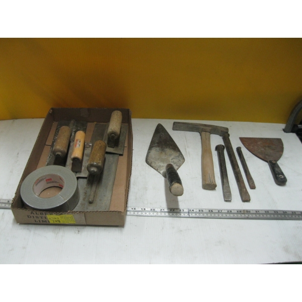 BOX OF TROWELS