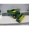 Image 2 : JOHN DEERE DIECAST COMBINE MODEL 6600