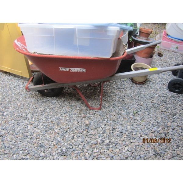 TRUE TEMPER WHEELBARROW