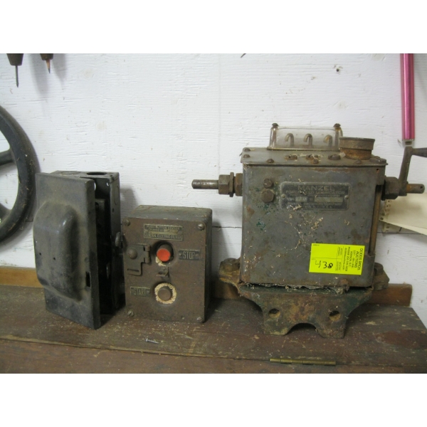 MANZELL FORCE FEED LUBRICATOR & 2 ELECTRICAL BOXES