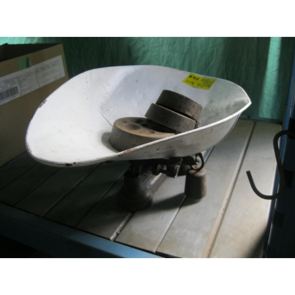 ANTIQUE SCALE