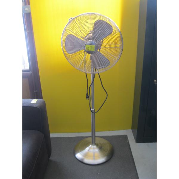 BRUSHED STEEL LOOK ELECTRIC FLOOR FAN