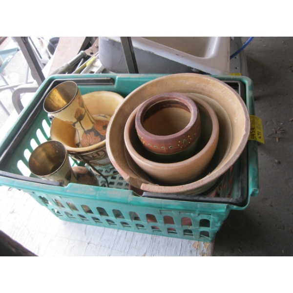 BASKET W/ASST. PLANTERS