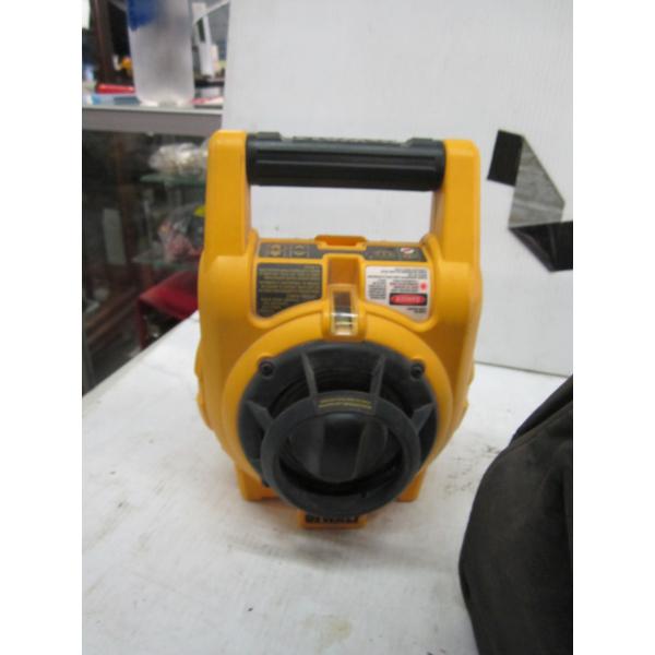 DEWALT TOOL BAG W/LASER