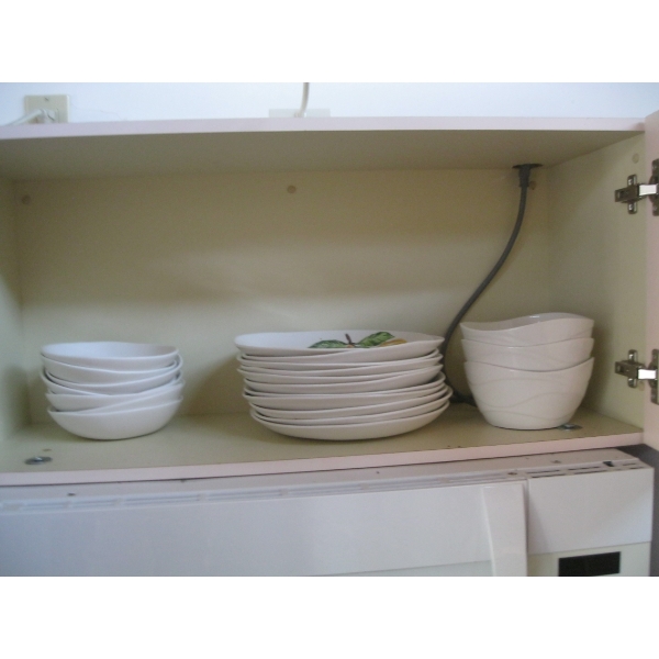 ASST. WHITE DISHWARE LIKE MELAMINE
