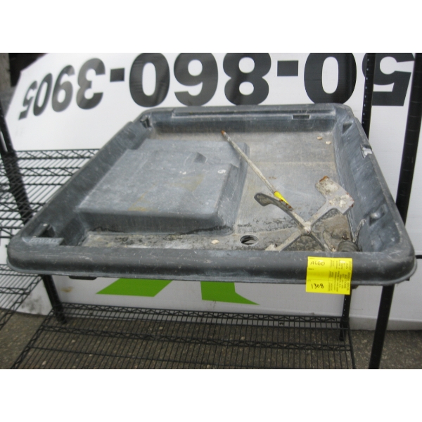 DEWALT TILE WATER TRAY & LG. MIXER