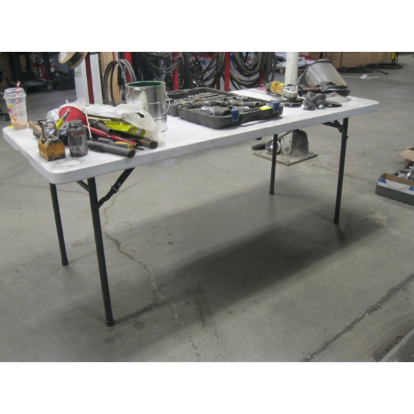 6' WHITE FOLDING PLASTIC TABLE