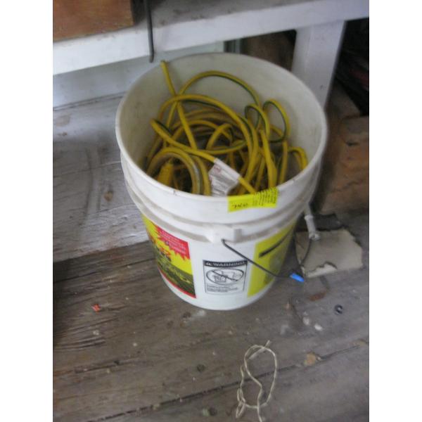 BUCKET W/EXTENSION CORDS