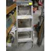 Image 1 : 4' ALUMINUM STEPLADDER