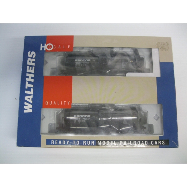 WALTERS HO SCALE DOUBLE TANKER CAR SET