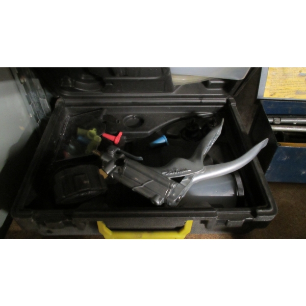 HANDHELD VACUUM PUMP