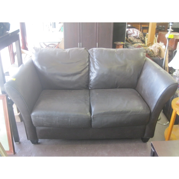 LEATHER LOVE SEAT