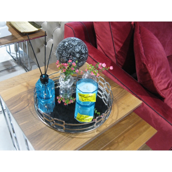 6 PIECES OF DÉCOR