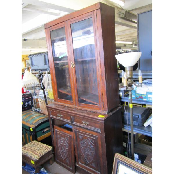 2 PIECE DISPLAY CABINET - 1 DOOR NOT ATTACHED
