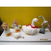 Image 4 : 2 FLATS OF MISC. FIGURINES & DÉCOR
