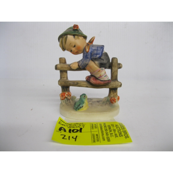 HUMMEL GOBBEL FIGURINE "RETREATING TO SAFETY"