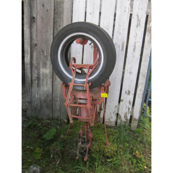 TIRE REPAIR STAND