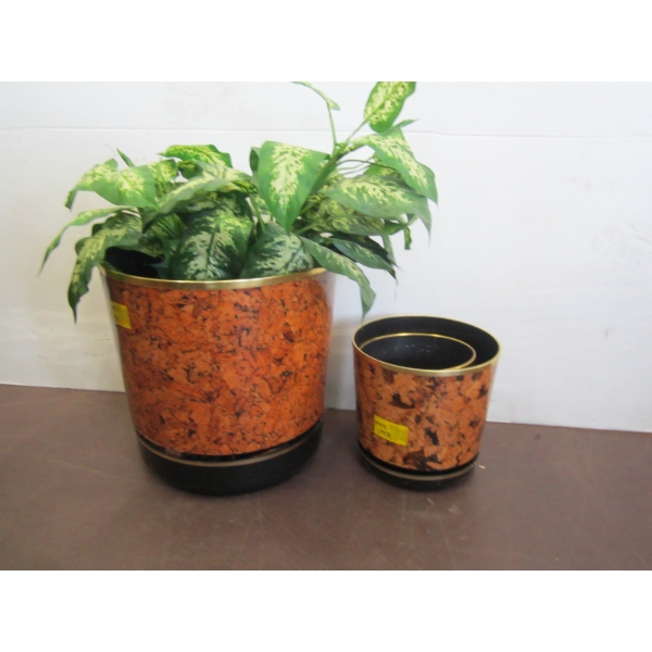 PLANT POTS & ARTIFICIAL PLANT