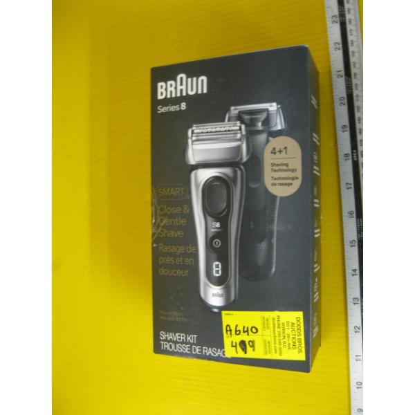 BRAUN SERIES 8 SHAVER KIT