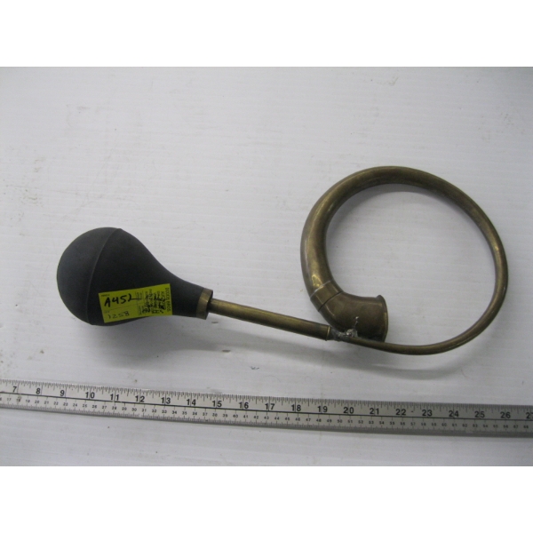 BRASS HORN W/"AS IS" RUBBER CRACKED