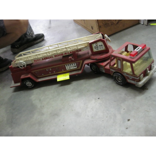 NYLENTH METAL FIRE ENGINE