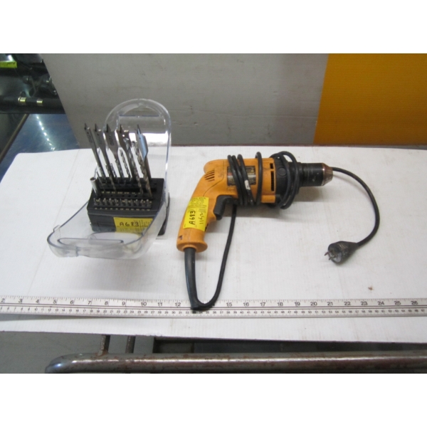 DEWALT DRILL & A SET OF JOBMATE BITS