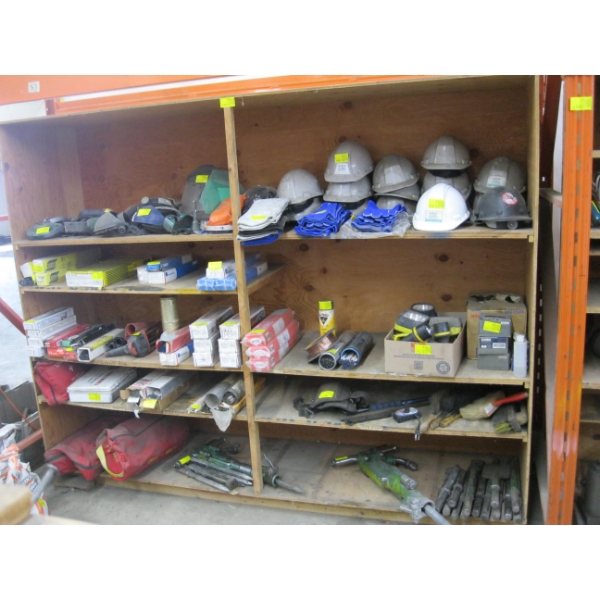 6'X8' WOODEN SHELF UNIT