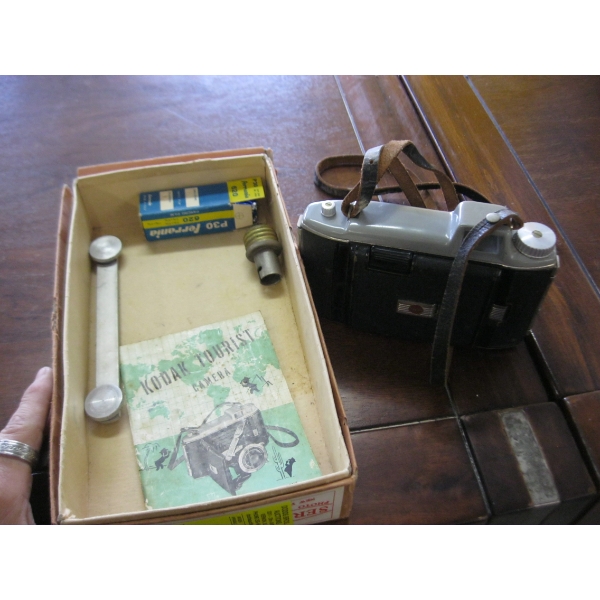 KODAK BILLOWS CAMERA W/ACCESS.