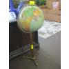 Image 1 : GLOBE ON STAND