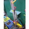 Image 1 : BUNDLE OF GARDEN TOOLS