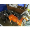 Image 2 : WOODEN WAGON LAMP W/4 HORSES