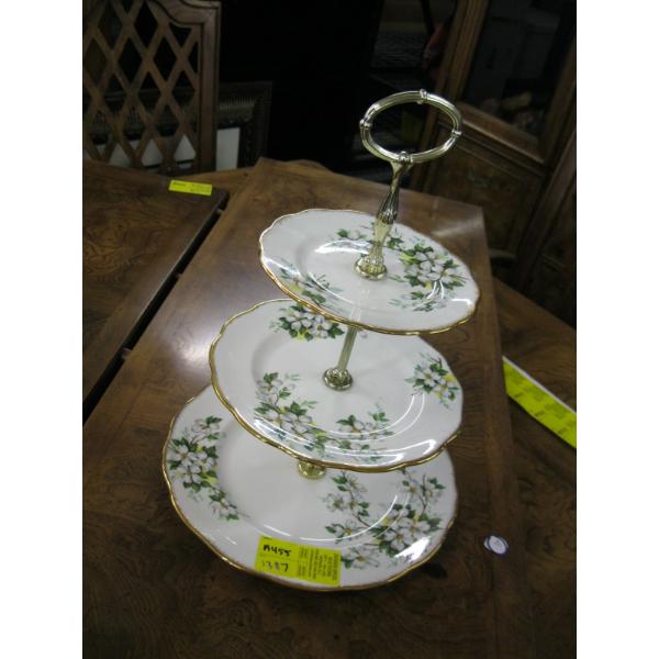 ROYAL ALBERT WHITE DOGWOOD 3 TIER SERVING TRAY
