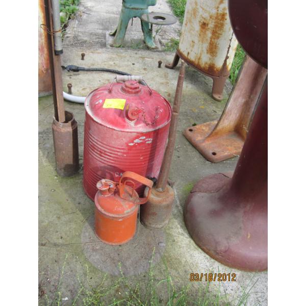 2 OIL CANS & A CNR FUEL CAN
