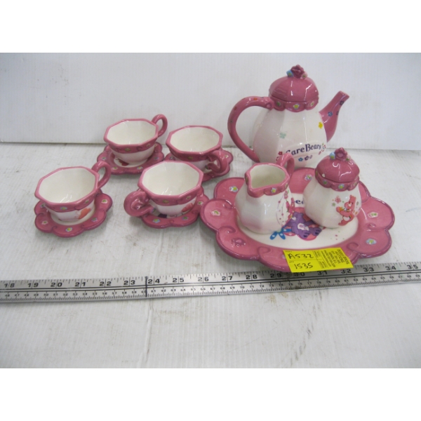 SMALL CARE BEARS TEA SET