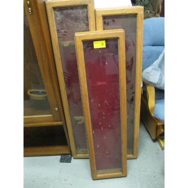 3 DISPLAY CASES