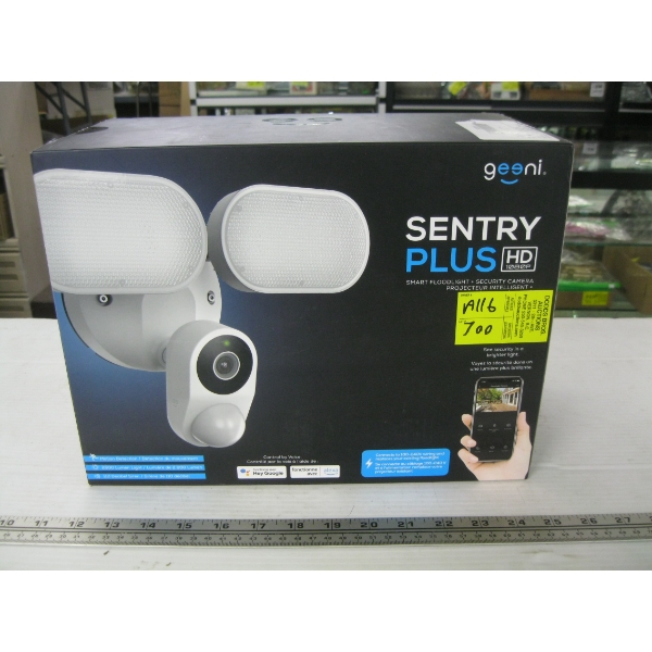 SENTRY PLUS SMART FLOODLIGHT SECURITY CAMERA - NEW IN BOX