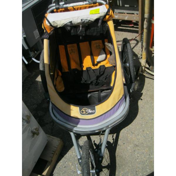 3 WHEEL PUSH STROLLER W/BIKE ATTACHMENT