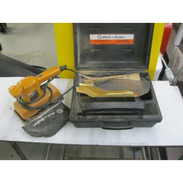 LG. BLACK & DECKER SANDER