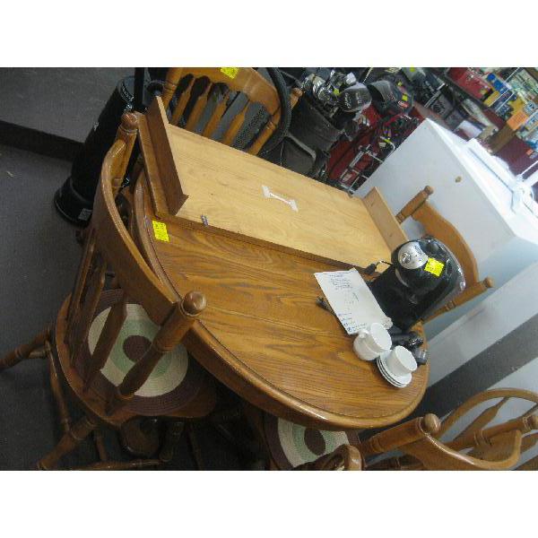 ROUND OAK DINING TABLE W/4 TALL CHAIRS